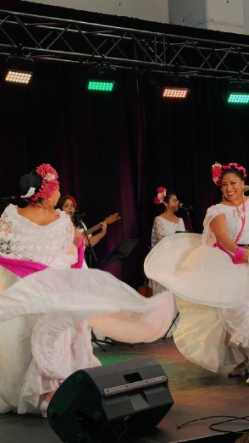 Le SITV, c’est l’endroit où le monde se rencontre! 🌍 

Assistez à des spectacles multiculturels, découvrez plus de 40 conférences par jour, participez aux ateliers de la Cuisine du monde et explorez plus de 350 destinations au même endroit. ✈️

Plus de 200 experts, passionnés par leurs destinations, sont là pour échanger avec vous dans des discussions humaines et inspirantes. ✨

🎟️ Dernière journée pour nous visiter!
📅 7 au 9 novembre
📍 Palais des congrès de Montréal

---

SITV, where the world comes together! 🌍 

Enjoy multicultural performances, attend over 40 conferences a day, take part in the World Cuisine workshops, and explore more than 350 destinations all in one place. ✈️

Over 200 experts, passionate about their destinations, are here to share genuine and inspiring conversations with you. ✨

🎟️ Last day to visit us!
📅 November 7–9
📍 Palais des congrès de Montréal

#sitv2025 #sitv #inspirationvoyage #voyage #travelingtheworld